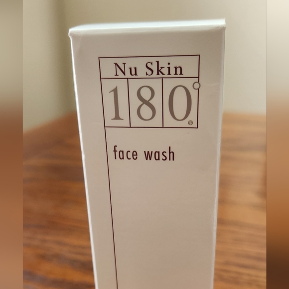 NuSkin 180 Face Wash - Picture 3 of 3